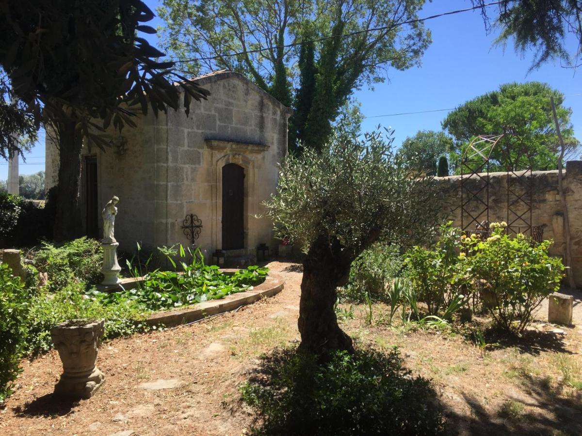 Villa Mas de la Chapelle Sainte-Elisabeth Tarascón Exterior foto